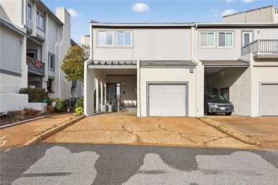 Beach Townhome/Townhouse For Sale in Hampton, Virginia