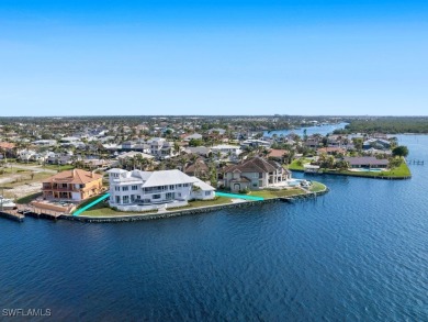 Beach Home For Sale in Fort Myers, Florida