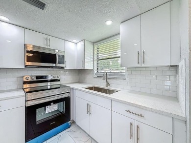 Beach Condo For Sale in Tamarac, Florida