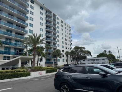 Beach Condo Sale Pending in North Bay Village, Florida