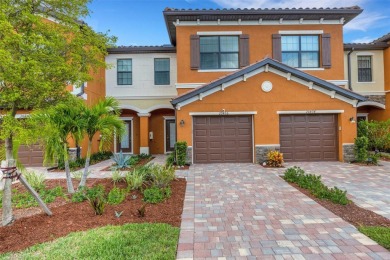 Beach Townhome/Townhouse For Sale in Venice, Florida