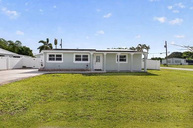Beach Home For Sale in Palm Beach Gardens, Florida