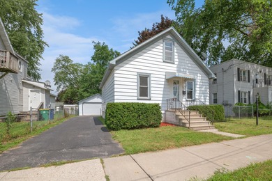 Beach Home Sale Pending in Green Bay, Wisconsin