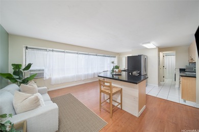 Beach Condo For Sale in Honolulu, Hawaii