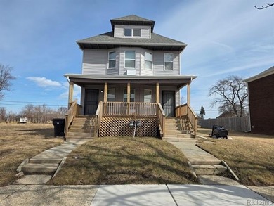 Beach Townhome/Townhouse For Sale in Detroit, Michigan