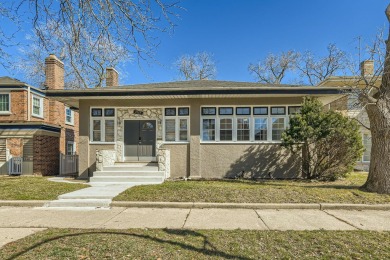 Beach Home For Sale in Chicago, Illinois
