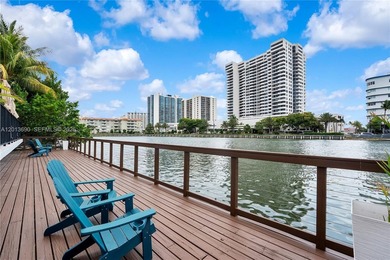 Beach Condo For Sale in Miami Beach, Florida
