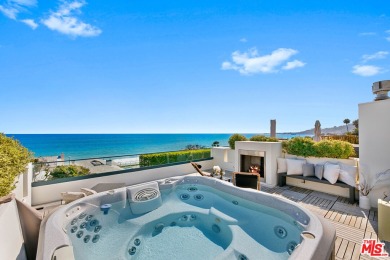 Beach Townhome/Townhouse For Sale in Malibu, California