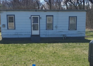 Beach Home For Sale in Benton Harbor, Michigan