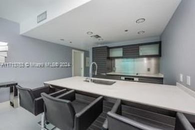 Beach Condo For Sale in Miami, Florida