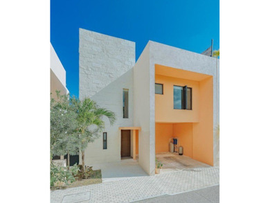 Beach Home For Sale in Playa Del Carmen, 