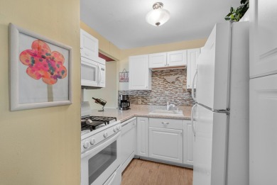 Beach Condo For Sale in Brown Deer, Wisconsin