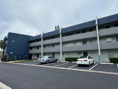 Beach Condo For Sale in Margate, Florida