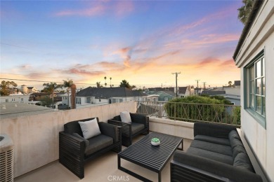 Beach Condo For Sale in Newport Beach, California