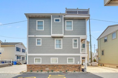 Beach Home For Sale in Lavallette, New Jersey