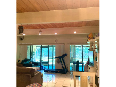 Beach Townhome/Townhouse For Sale in Miami, Florida