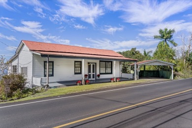 Beach Home For Sale in Holualoa, Hawaii