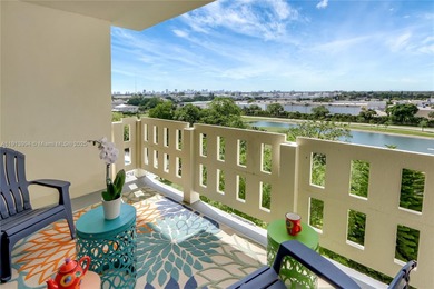 Beach Condo For Sale in Hollywood, Florida