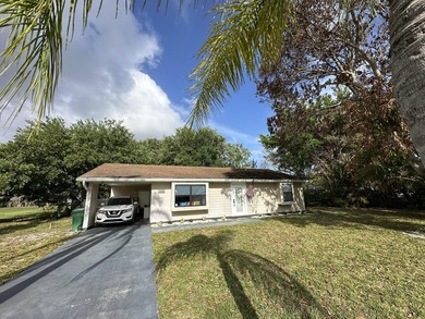 Beach Home For Sale in Port Saint Lucie, Florida