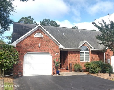 Beach Townhome/Townhouse Active Under Contract in New Bern, North Carolina