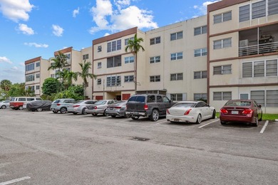Beach Condo For Sale in Lauderhill, Florida