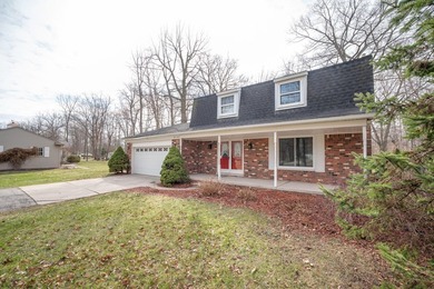 Beach Home For Sale in Grosse Ile, Michigan