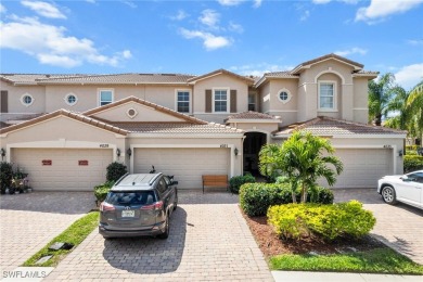 Beach Townhome/Townhouse Sale Pending in Fort Myers, Florida