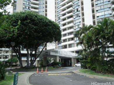 Beach Condo Sale Pending in Honolulu, Hawaii