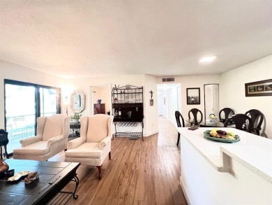 Beach Condo For Sale in Tamarac, Florida