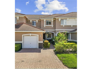 Beach Townhome/Townhouse For Sale in Fort Myers, Florida