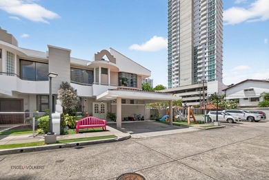 Beach Home For Sale in Panama City, 