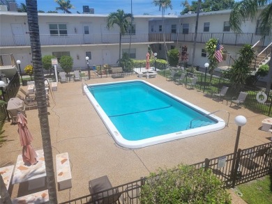 Beach Condo For Sale in Hollywood, Florida