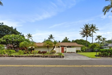 Beach Home For Sale in Kailua Kona, Hawaii