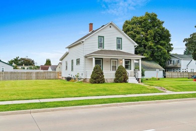 Beach Home For Sale in Manitowoc, Wisconsin