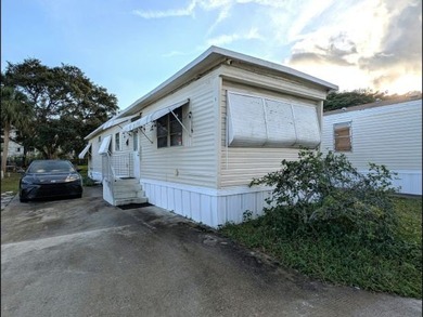 Beach Home For Sale in Palm Beach Gardens, Florida