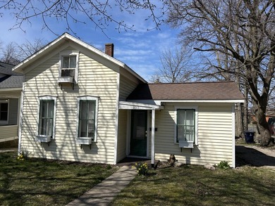 Beach Home Sale Pending in Holland, Michigan