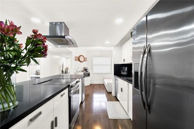 Beach Condo For Sale in Pembroke Pines, Florida