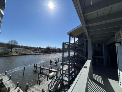 Beach Condo For Sale in Manistee, Michigan