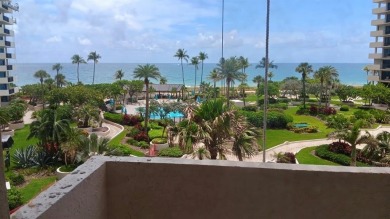 Beach Condo For Sale in Lauderdale By The Sea, Florida