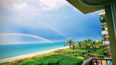 Beach Condo For Sale in Hutchinson Island, Florida