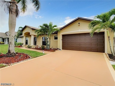 Home For Sale in Cape Coral image photo picture