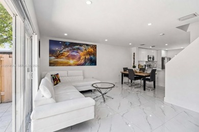 Beach Townhome/Townhouse For Sale in Miami, Florida