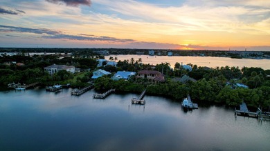 Beach Condo For Sale in South Palm Beach, Florida