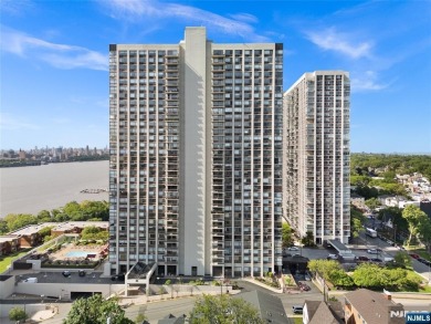 Beach Home For Sale in Fort Lee, New Jersey