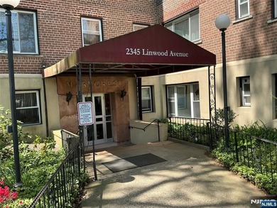 Beach Condo For Sale in Fort Lee, New Jersey