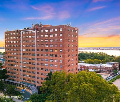 Beach Home For Sale in Bayonne, New Jersey