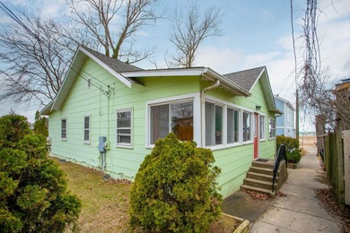 Beach Home Active Under Contract in South Haven, Michigan