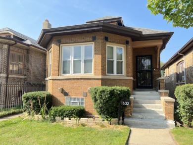 Beach Home For Sale in Chicago, Illinois