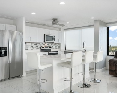Beach Condo For Sale in West Palm Beach, Florida