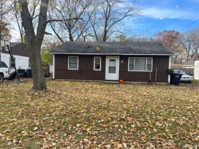 Beach Home For Sale in Michigan City, Indiana